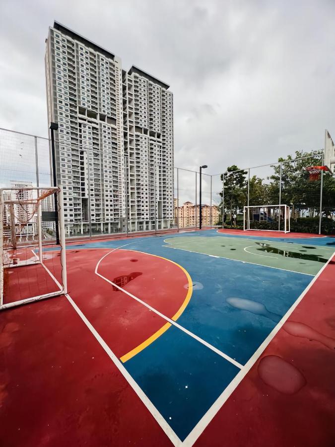Urban L 7pax 3r2b A L Cityview L Georgetown Apartment