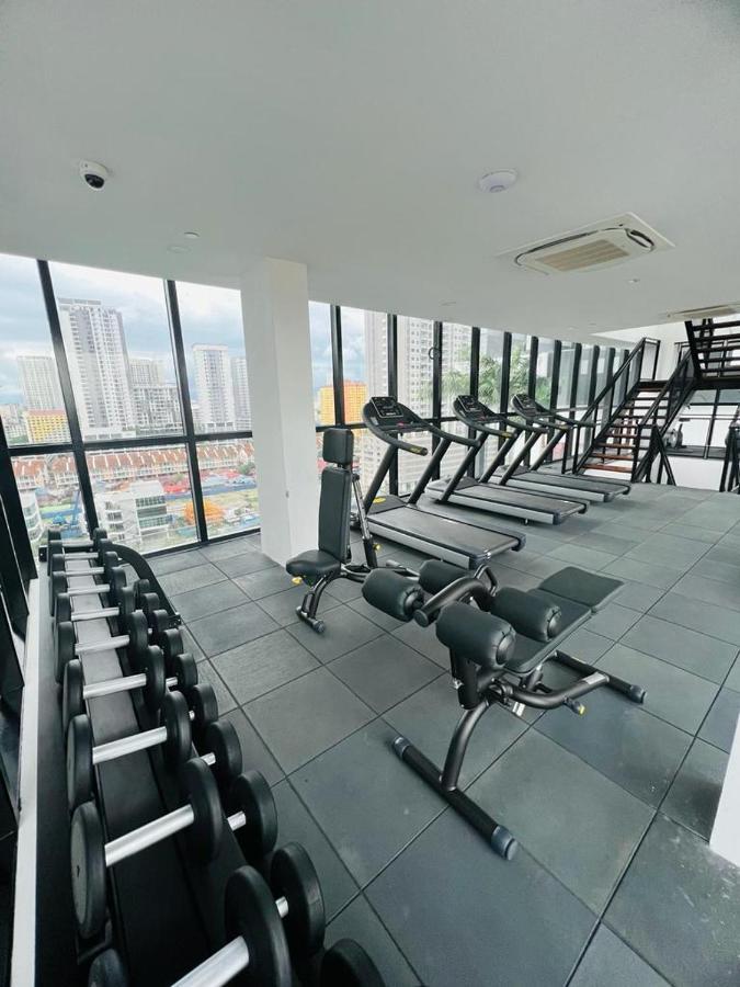 Urban L 7pax 3r2b A L Cityview L Georgetown Apartment